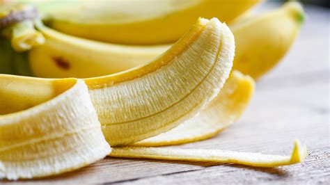 The Banana Youre Likely Familiar With Could Become Extinct Heres Why