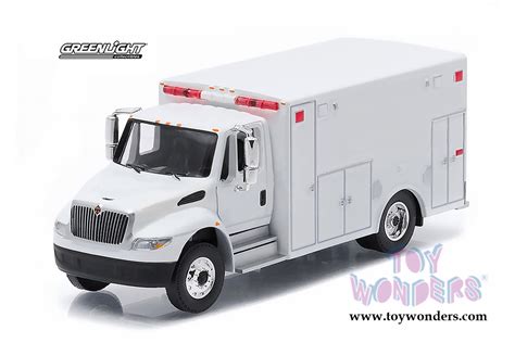 International Durastar Ambulance 33041 164 Scale Greenlight Wholesale