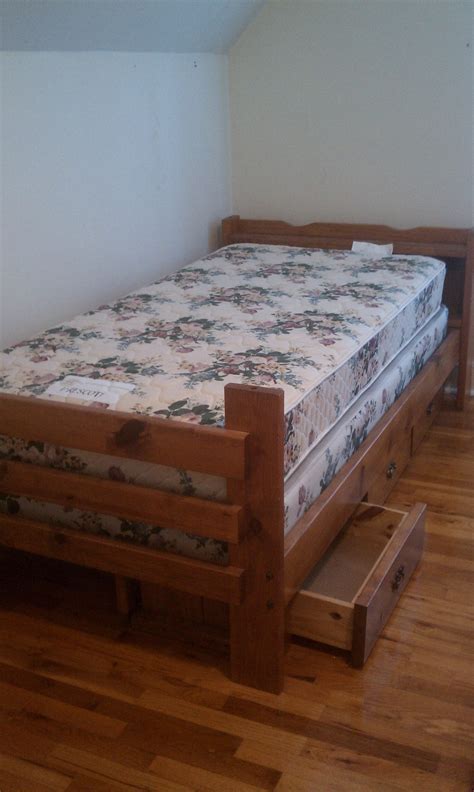 There are following standard sizes of a mattress (bed), you need to know. Twin Size Wood Bed Frame with Drawers, Mattress and Box ...