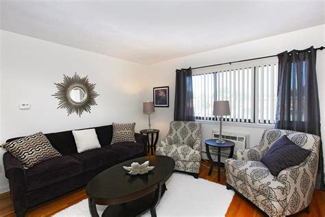 It is also located on 2 major bus route, jefferson and plymouth avenue. Greece Commons Apartments Apartments - Greece, NY ...