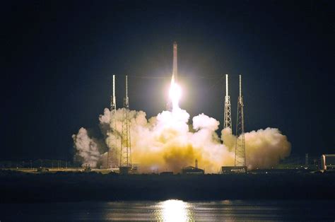 Hd wallpaper spacex launch pads cape canaveral long. Falcon Heavy Wallpapers - WallpaperSafari