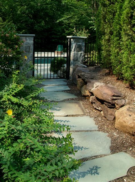 Pathways And Steppers Sisson Landscapes Flagstone Walkway Walkway