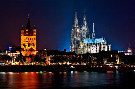 Kölner Altstadt bei Nacht Foto & Bild | architektur, architektur bei nacht, motive Bilder auf ...