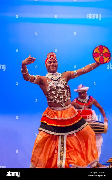 Sri Lankan Traditional Dance Performance Show Stock Photo Alamy