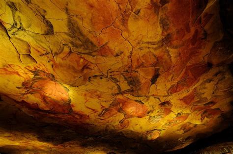 Пещера Альтамира в Испании. Наскальная живопись каменного века.