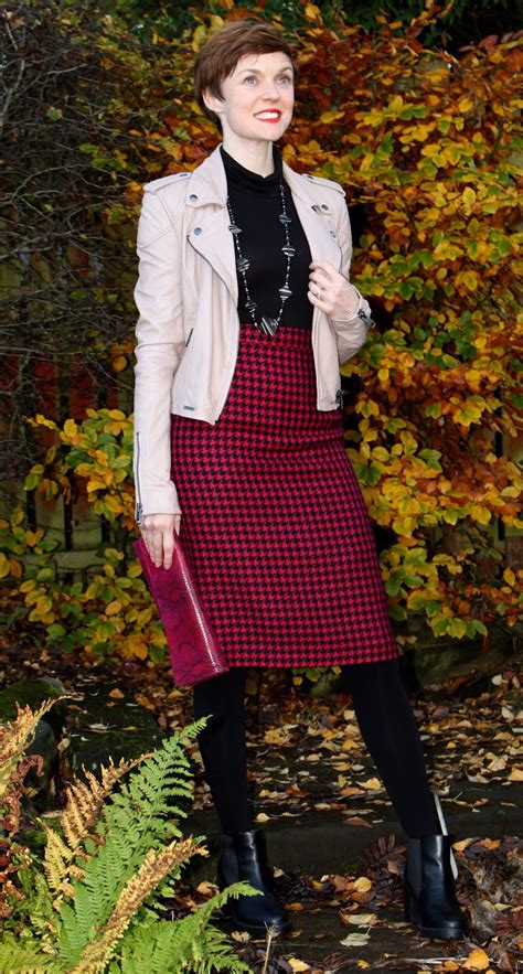 Styling A Vintage Pencil Skirt With Chunky Boots Short