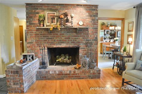 20 Brick Fireplace Mantel Decor Ideas