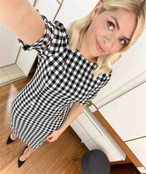 Copy Holly Willoughby S Stylish Lockdown Wardrobe For Less Cash Holly Willoughby Holly