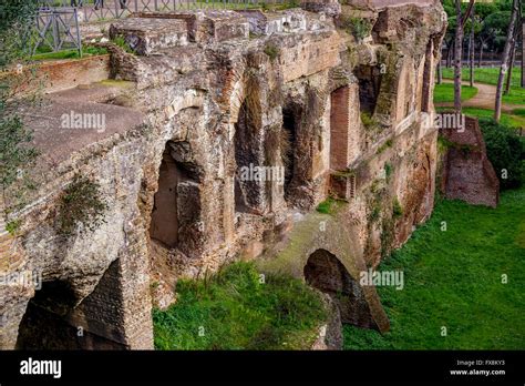 Ruinas De Edificios Romanos Domus Severiana La Colina Del Palatino