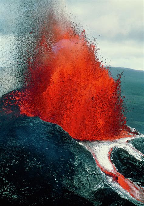 Eruption Of Mauna Loa Photograph By Peter Menzellscience Photo Library