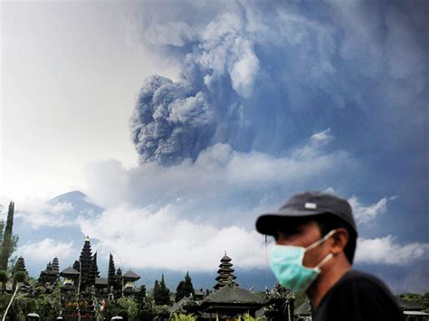 Bali Volcano Spews Smoke And Ash Disrupting Flights Asia Gulf News