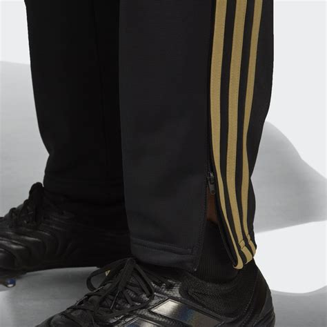 Nike, adidas, puma, new balance, umbro, under armour, mizuno Adidas Real Madrid Trainingsanzug raw gold/black (EI7470 ...