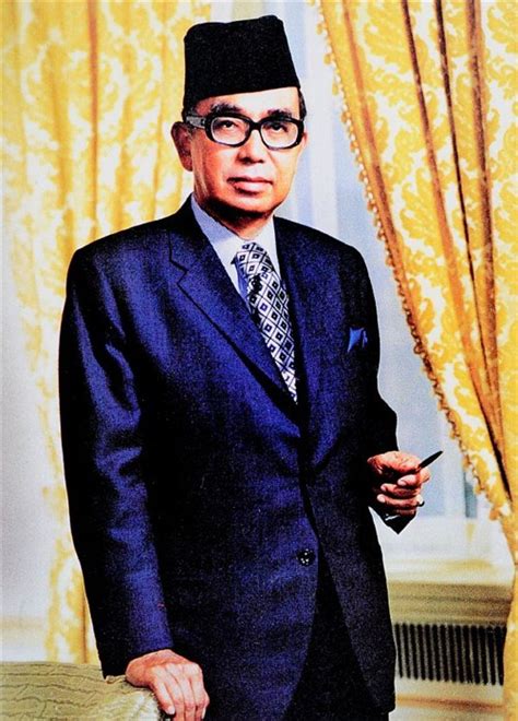 14 januari 1976, tun abdul razak telah kembali ke. A Malaysian Man: A well dressed Malaysian - Tun Abdul Razak