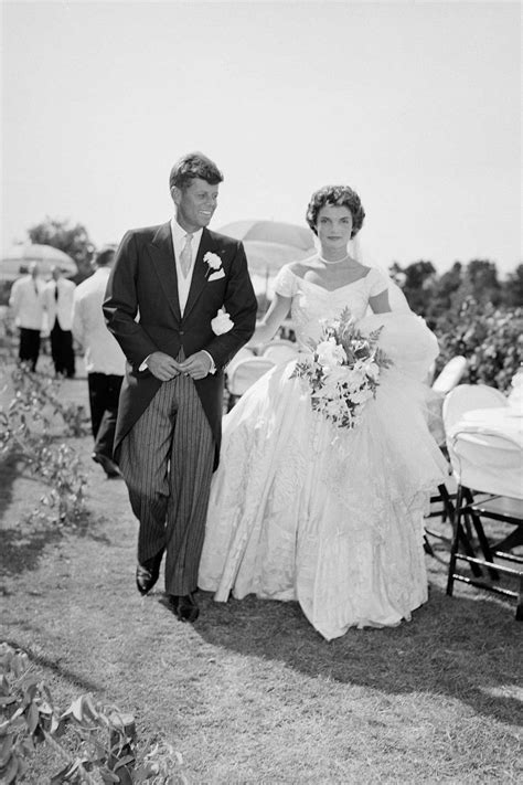 La Troublante Histoire De La Robe De Mari E De Jackie Kennedy Cr E Par