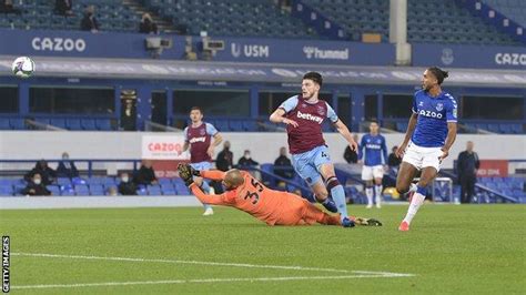 Everton 4 1 West Ham United Dominic Calvert Lewins Hat Trick Sees The Hosts Advance Into The