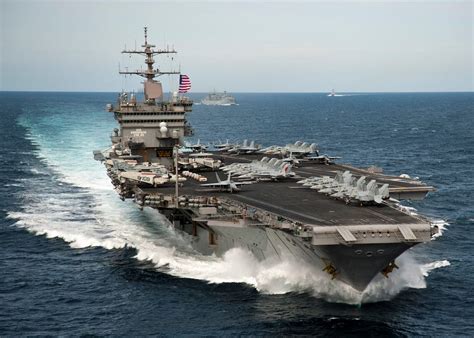 21 Photos That Show Just How Imposing Us Aircraft Carriers Are