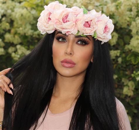 Huda Kattan Beauty Blogger Marlenesahawneh
