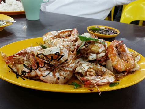 Bumbu ikan bakar juga umumnya tidak serumit masakan lain. KAKCIK SEROJA: Makan malam di Medan Ikan Bakar Muara Sg ...