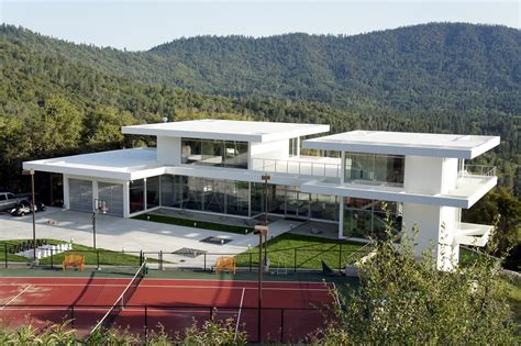 25 Amazing Modern Glass House Design