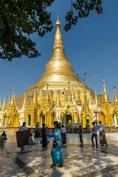 Shwedagon Pagoda In Yangon Editorial Photo Image Of Everyday
