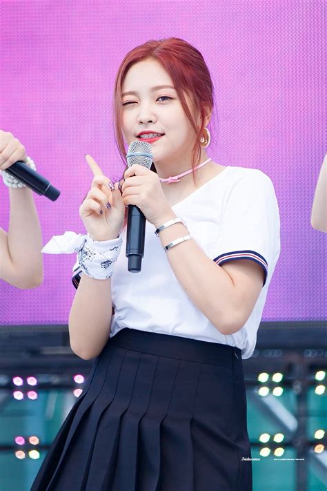 Yeri Red Velvet South Korean Girls Korean Girl Groups Kim Yerim Soobabe Height And Weight