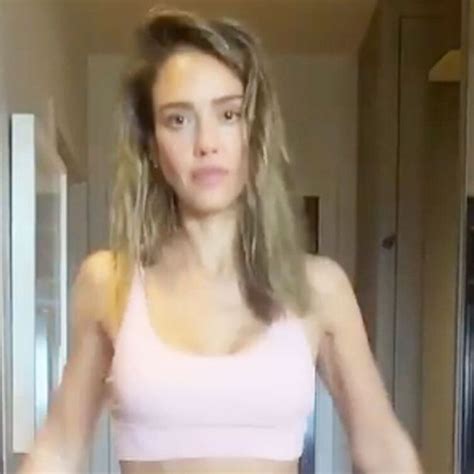 Blink And You Might Miss Jessica Alba S Abs In This Instagram Video Partner Workout Actress