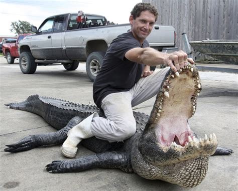 Catch Of The Century Louisiana Fisherman Snares Monstrous 800 Pound
