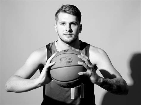 Luka doncic and girlfriend anamaria goltes are making the most of their quarantine at home, spending time together and with their dogs. Dallas Mavericks: Luka Doncic ranked 14th in 25-under-25