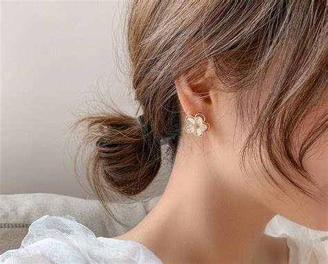Dainty Gold Pearl Flower Stud Earrings Small Flower Stud Etsy