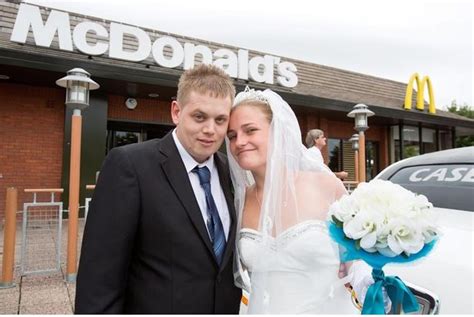 Pics Of People Getting Married In Mcdonalds