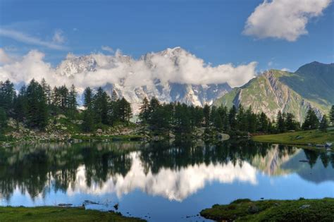 Italys Most Beautiful Lakes In Photos