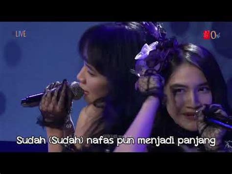 JKT48 Oshibe To Meshibe To Yoru No Chouchou Benang Sari Putik Dan