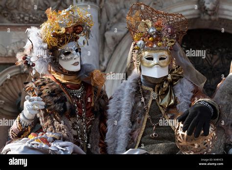 Hier Gladys Durchbruch Venetian Costumes And Masks Slogan Manifest