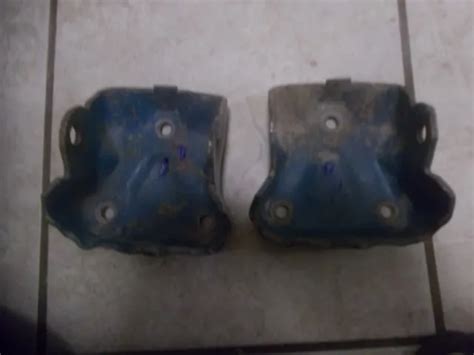 SMALL BLOCK CHEVY V Motor Mount Brackets GM Clam Shell Chevrolet GMC