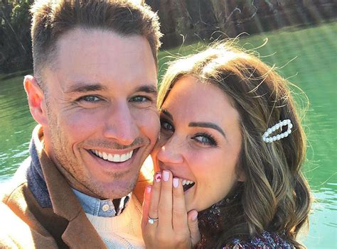 The Bachelorettes Georgia Love And Lee Elliott Are Engaged All The Details On Her Diamond Ring