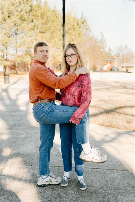 Awkward Photos Funny Couple Poses Funny Couple Photos Funny Photoshoot Ideas