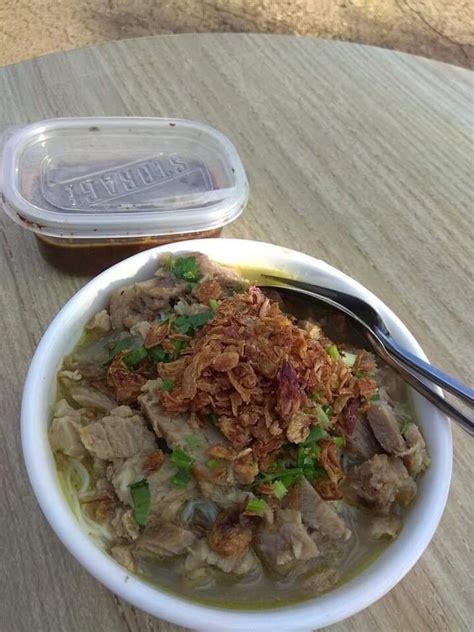 Mode senyap otomatis (untuk pengguna jika lupa mematikan ponsel di masjid). Bihun Sup Daging Selambak, Ayer Hitam - Tempat Menarik