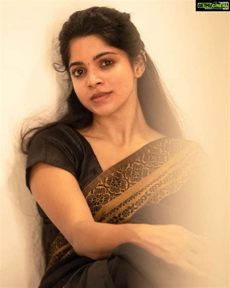 Actress Divya Bharathi Hd Photos And Wallpapers June 2022 Gethu Cinema