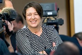 Bulc walks on fire… and survives – EURACTIV.com