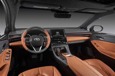 2019 Toyota Avalon Limited Hybrid Interior Motor Trend En Español