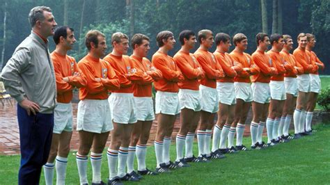 Een greep uit de meest memorabele wedstrijden uit het. Oranje keert vandaag na 30 jaar terug in Zeister bossen | NOS