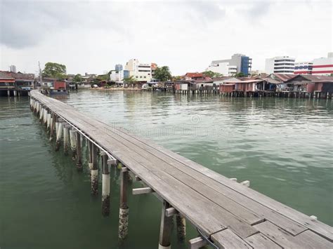 After the visit to hean boo thean floating temple, we made our way to lee jetty and tan jetty in search of dinner. Clan jetties, Penang stock image. Image of clan ...