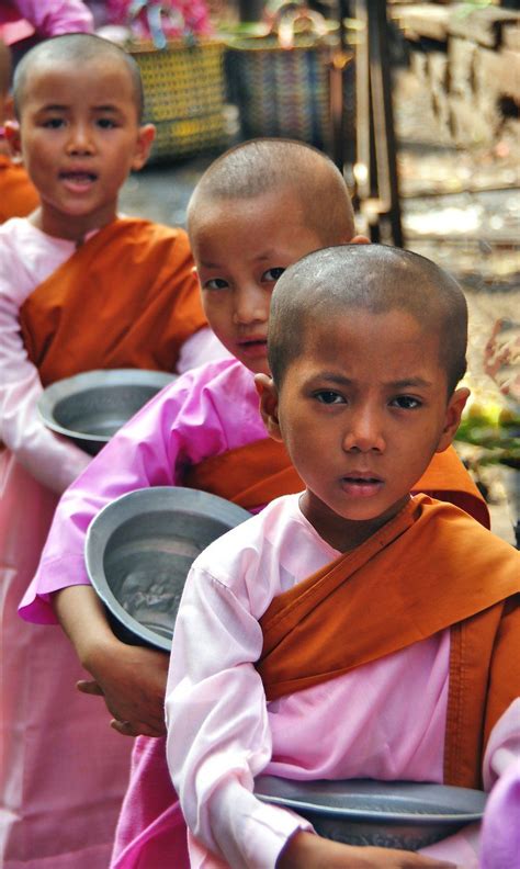 Young Burmese Nuns By Citizenfresh On Deviantart Buddhist Nun People