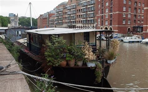 One Of Uks Most Extravagant Houseboats On The Market For £250000