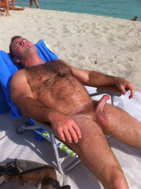Голые мужчины в возрасте на пляже 67 фото порно ttelka com