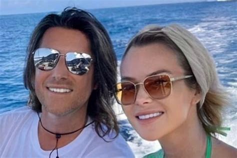 Amanda Holden Looks Incredible In Beach Snap For Sweet Tribute To Husband Chris Liverpool Echo