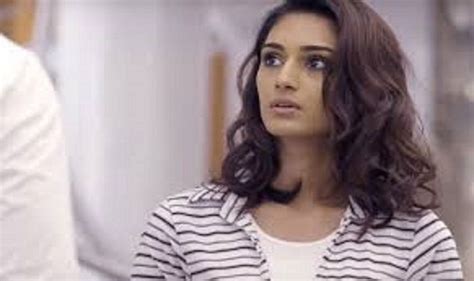 After Kuch Rang Pyaar Ke Erica Fernandes To Make A Come Back With