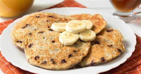 One of our family favorites, enjoy these banana chocolate chip pancake recipe + we're wishing our baby a happy 19th birthday today! Healthy 5-Ingredient Flourless Banana Chocolate Chip ...