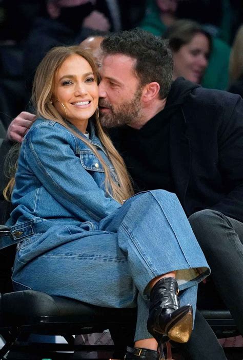 Jennifer Lopez Ben Affleck Pack On The Pda At Lakers Game