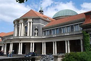 Das Hauptgebäude der Universität Hamburg - Foto im Hamburg Web